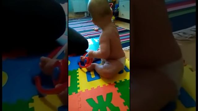 Учимся ползать и сидеть смотреть онлайн