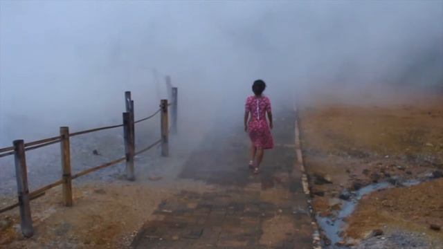 STEAMING VOLCANIC CRATERS & MULTICOLOURED LAKES, Dieng Plateau, Java, Indonesia, смотреть онлайн