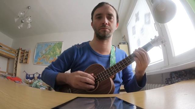 Bitonality "Twinkle, Twinkle Little Star" for Bariton ukulele смотреть онлайн