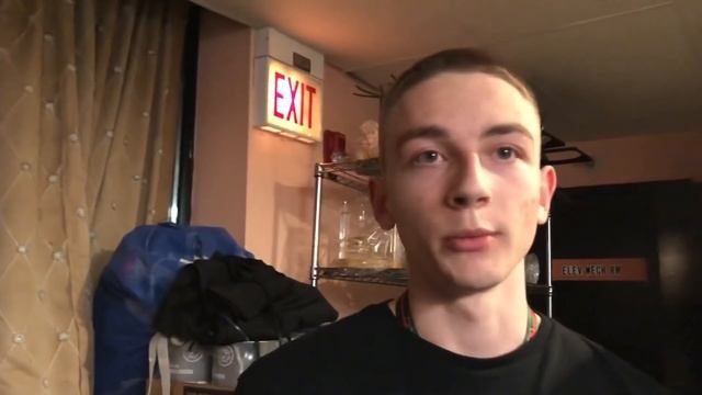 КАЛЬЯНЩИК В США ?? ИСТОРИЯ 19-летнего ПАРНЯ. Сколько платят в русском ресторане в Чикаго? смотреть онлайн