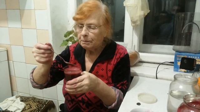 Пьём свежий сок буряк и вишня смотреть онлайн
