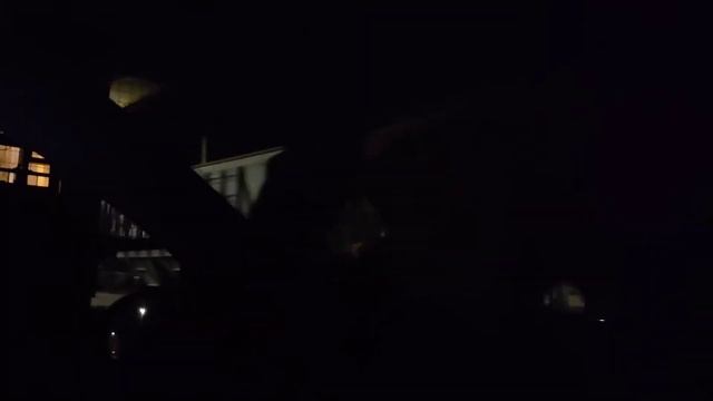 Макар смотрит вечером поезда. Товарный поезд. 14.11.20 смотреть онлайн