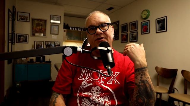 Changing Jewelry In A Healing Piercing - Body Piercing Basics EP96