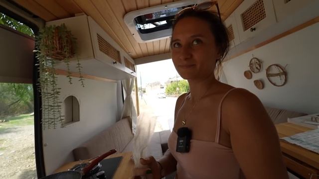 KİMSELERİN OLMADIĞI PLAJDA JANDARMA MÜDAHALESİ смотреть онлайн