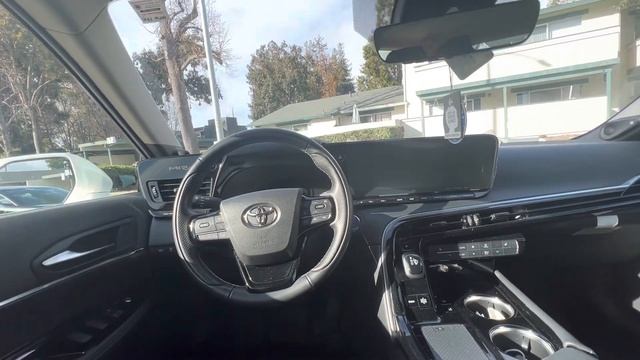 Toyota Mirai 2022 XLE смотреть онлайн