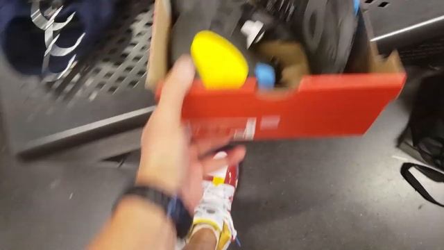 This Nike Outlet Always got Deals! [Nike Clearance Center LA] смотреть онлайн