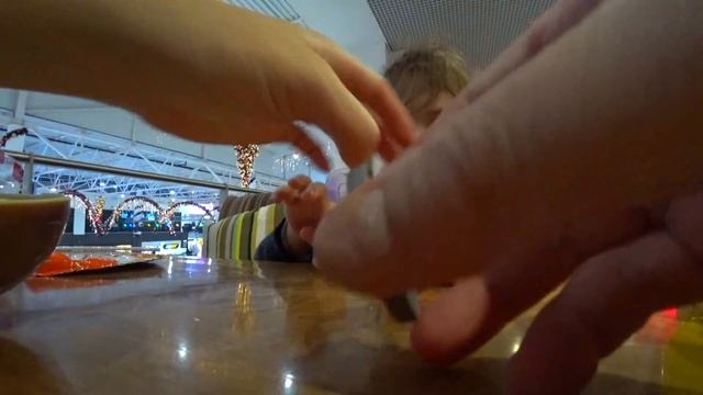 ✔ Покупки в АШАНЕ ?ГОРА Киндер Сюрпризов ?Что в большом КИНДЕР СЮРПРИЗЕ? смотреть онлайн