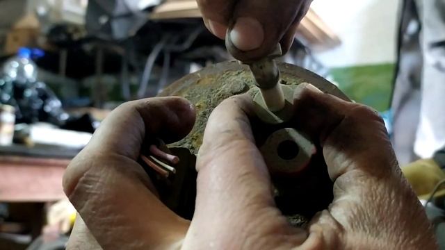 як зняти трубки бензонасоса Форд Мондео мк1 мк2 смотреть онлайн