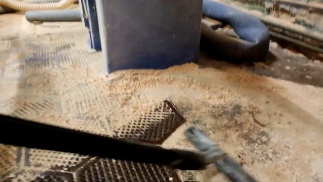 Тестирование промышленного пылесоса Дастпром ПП-220/52.3-3 на производстве мебели (Короткое видео) смотреть онлайн