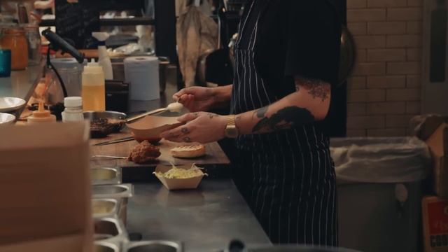 GUIDE TO THE KITCHENS at OLD SPITALFIELDS MARKET смотреть онлайн