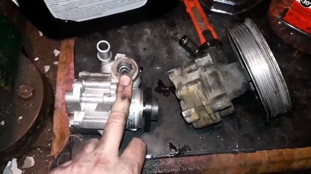 Ставлю насос ГУР от нивы на пассат Б5+. смотреть онлайн