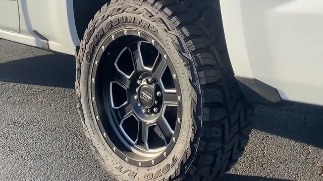2018 Chevrolet Silverado Crew Cab смотреть онлайн