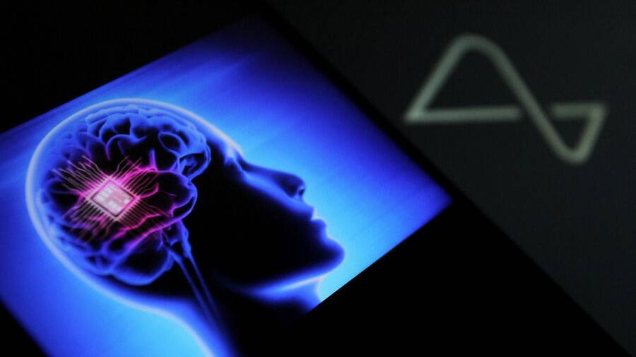 Обладатель чипа Neuralink оценил приобретенные возможности