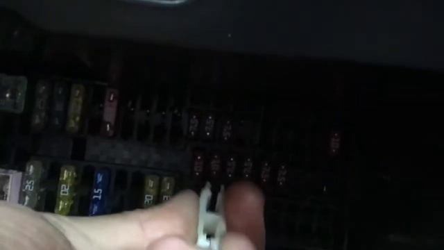 Предохранитель на кондиционер Rapid или Polo