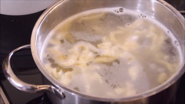 Шпецле домашние быстрые, подходят к любому мясному блюду ? Spätzle hausgemacht schnell & einfach ? смотреть онлайн
