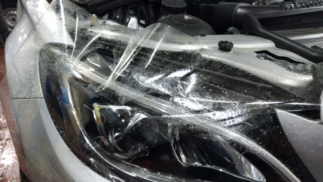 Как защитить оптику и морду автомобиля в дальней поездке Антигравийка на Mercedes-Benz смотреть онлайн