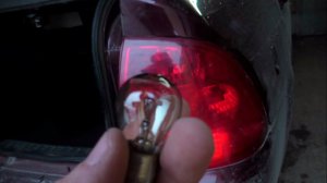 Как поменять лампу стопсигнала в задних фонарях Приоры хэтчбек