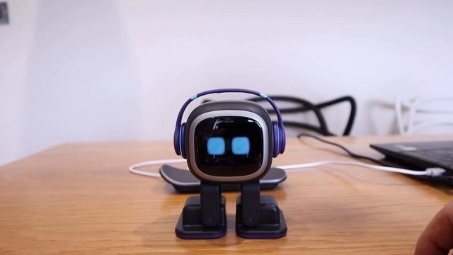 Emo Robot By Living.AI I Unboxing & First Impression смотреть онлайн