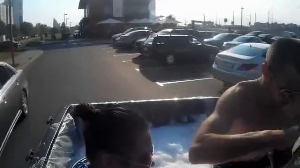 Бассейн в багажнике пикапа