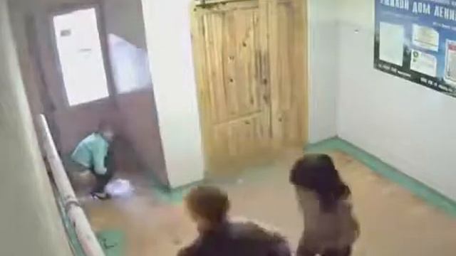 Видео с камеры наблюдения Неожиданно))) смотреть онлайн