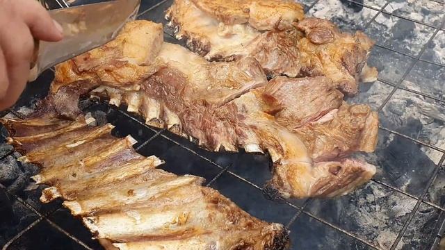 Барбекю из бараньих рёбрышек смотреть онлайн