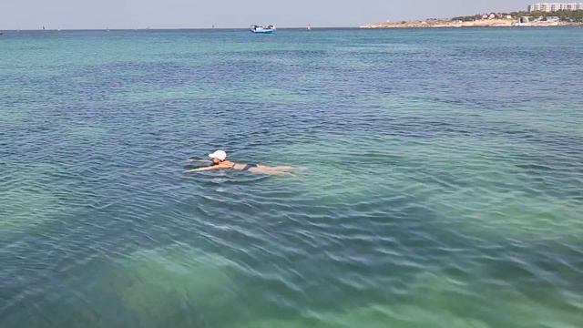 ОБСТАНОВКА на ПЛЯЖАХ В КРЫМУ, СЕВАСТОПОЛЬ, БУХТА ОМЕГА на 30 АВГУСТА 2022 ☀️🏖️ смотреть онлайн