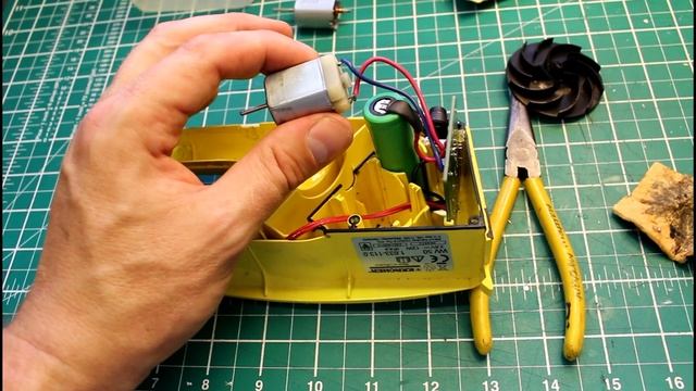 Karcher WV50 Window Vac Motor Repair for £1.50! смотреть онлайн