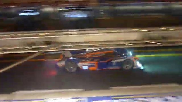 Passage au stands Peugeot 908 HDi - FAP -- Oreca Matmut смотреть онлайн