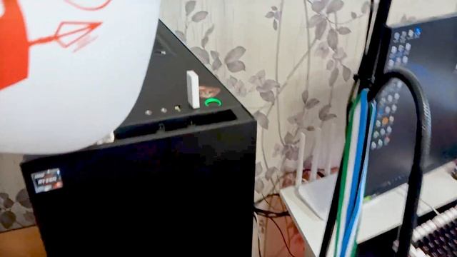 Создал рабоче/игровую зону мечты за 150000 рублей 0_о смотреть онлайн