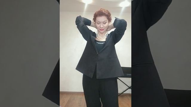 Тотал-блэк 5/женственно/ Жемчужные бусы от#avon/лаковая сумка/красная помада смотреть онлайн