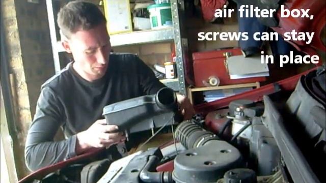 Fiat Bravo: Air Filter Change смотреть онлайн