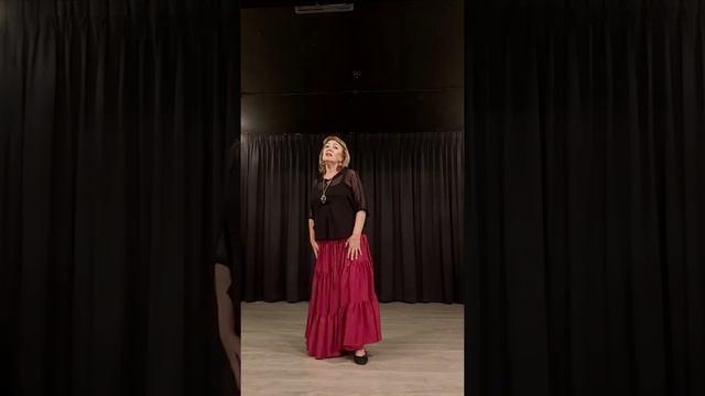 стихотворение А. Ахматовой, исполняет Люси Малая смотреть онлайн