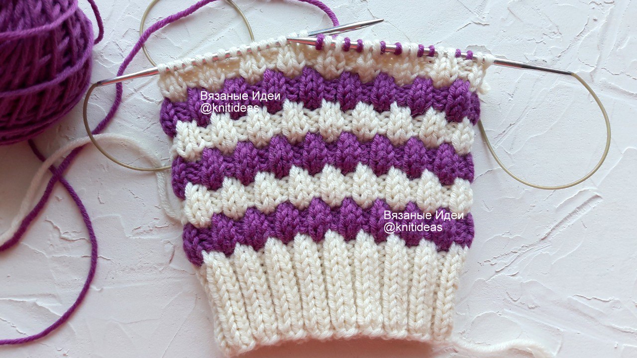 Двухцветный узор на основе резинки 2 на 2 по кругу! смотреть онлайн