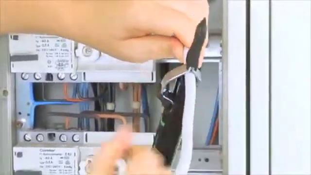 Видео инструмента для снятия оболочки на всех распространенных типах кабелей haupa.spb.ru смотреть онлайн