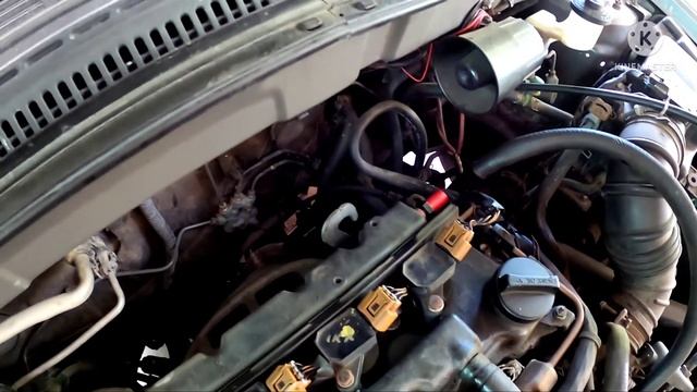 CAMBIANDO VALVULA PCV EN TOYOTA COROLLA 2003 - 2007 | POR CONSUMO DE ACEITE A LARGO PLAZO смотреть онлайн