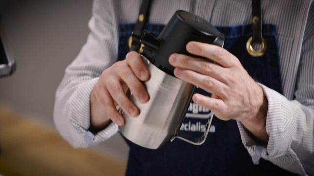 La Specialista Maestro | How to clean and maintain your coffee maker смотреть онлайн