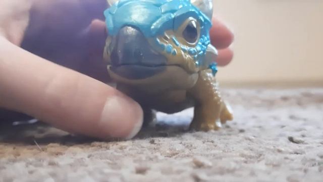 обзор на анкилозавра Бампи SNAP SQUAD JURASSIC WORLD CAMP CRETACEOUS от MATTEL смотреть онлайн