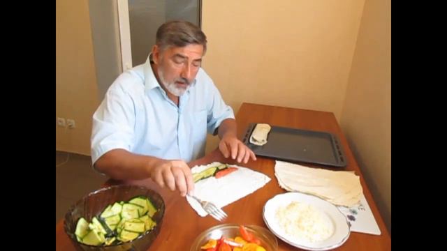Легкий завтрак из #лаваша с овощами и сыром. смотреть онлайн