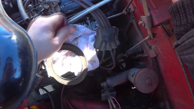 Москвич. Москвич 408. Регулировка замка капота, начало работ по электрике. смотреть онлайн