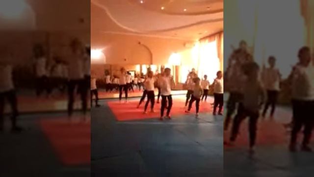Танцы Зумба кидс!!!!!!Я выступаю ставь ?? смотреть онлайн