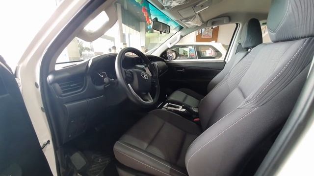 Toyota Fortuner G смотреть онлайн