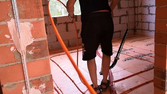 Монтаж водяного тёплого пола в частном доме. смотреть онлайн