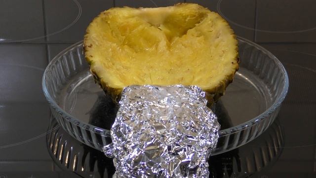 Один ананас два блюда. Салат по-гавайски и ананасовое суфле к празднику. Two dishes from pineapple. смотреть онлайн