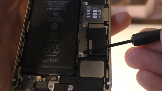 Что делать если iPhone 5s уже отслужил свое и не держит зарядку ??? // Замена АКБ // Техно ARSIK смотреть онлайн