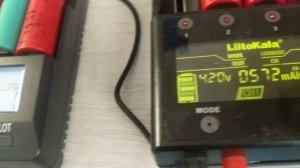 Сравнение зарядного устройства для аккумуляторов 18650 - Opus BTC3100 vs. Litokalla 500S
