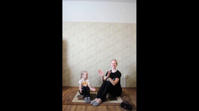 На диване Упражнения С Детьми смотреть онлайн