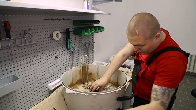 Замена подшипников и крестовины в стиральной машине LG (часть 2) смотреть онлайн