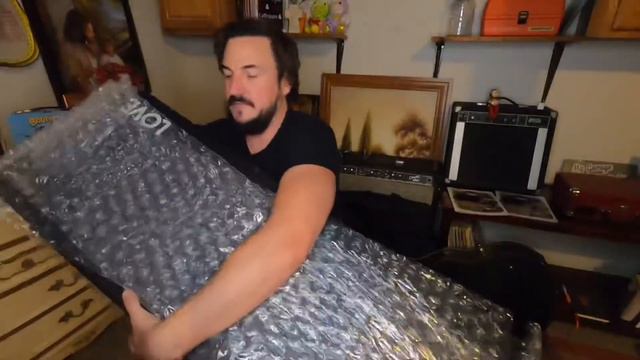 Jason Link unboxes a Truetone Vanguard!!!! смотреть онлайн