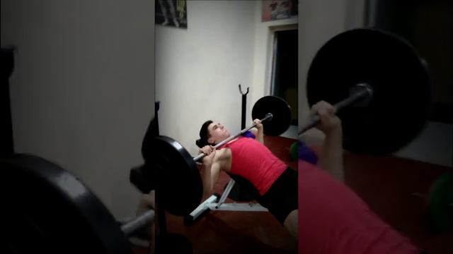 Как Накачать Грудные Мышцы? (ВЕРХ Груди) смотреть онлайн