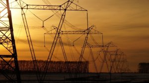 ВЫСОКОВОЛЬТНАЯ ЛЭП НА ЗАКАТЕ